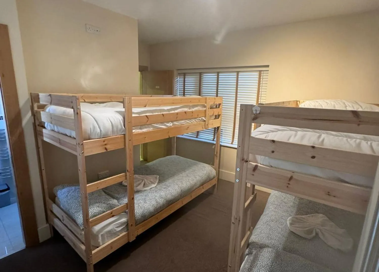 Central House Close Temple Bar Very Spacious Dublin 0*,  Ireland
